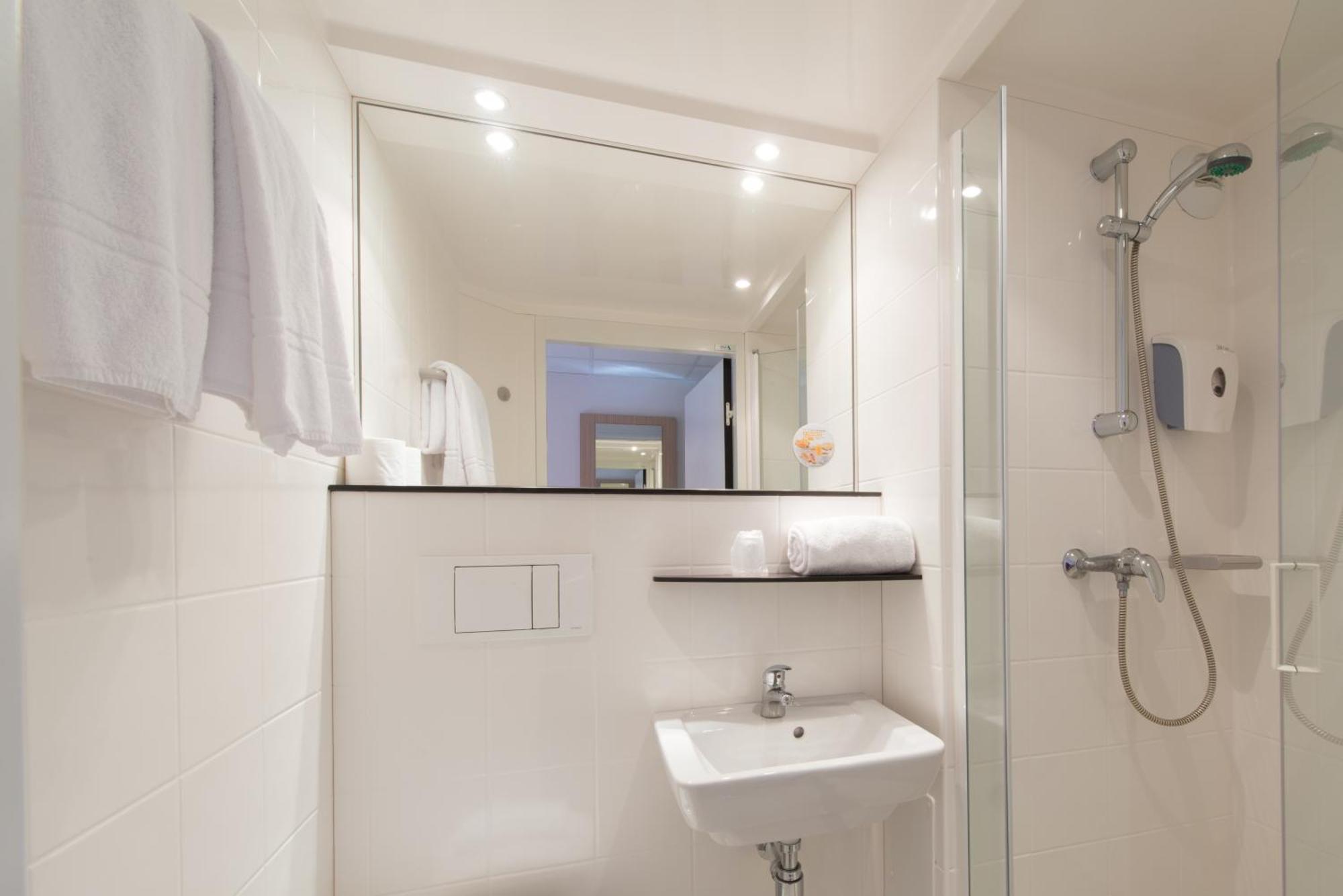 Hotel Eco La Rochelle Centre Les Minimes Exteriör bild